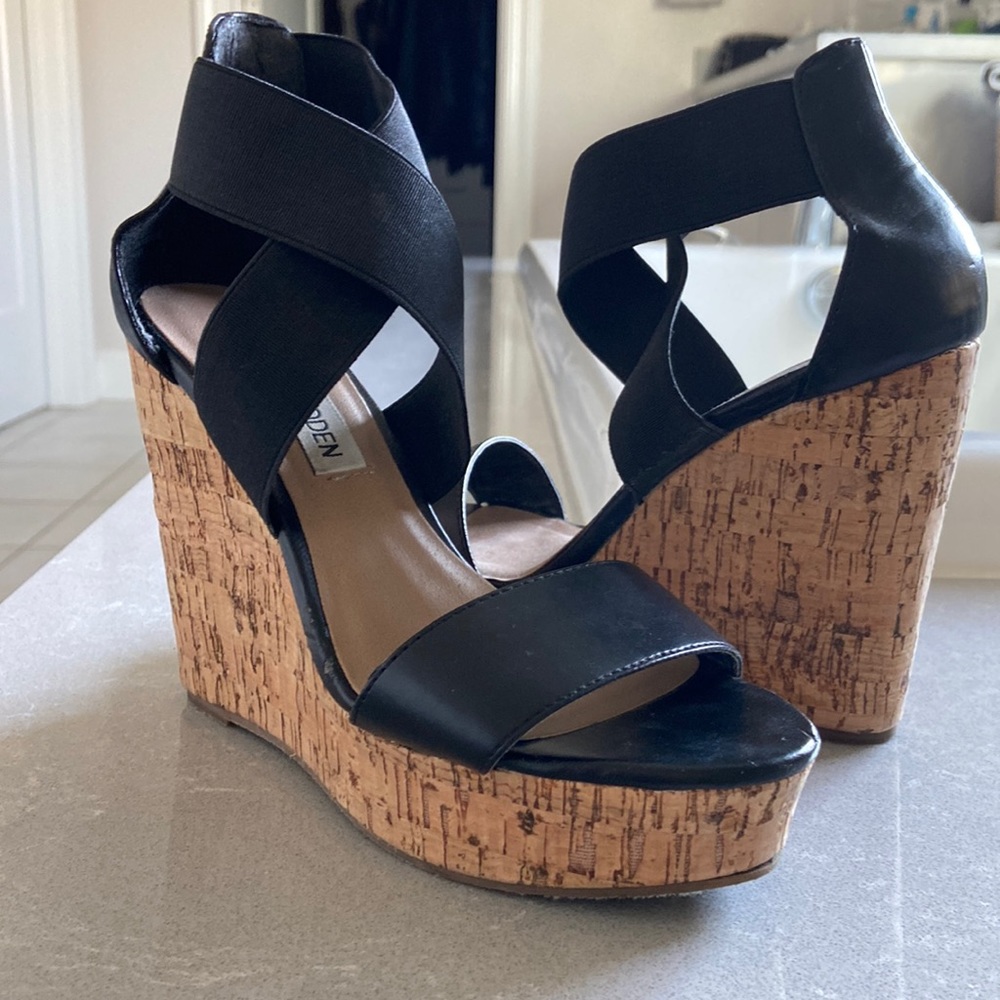 Size 5m Steve Madden wedges